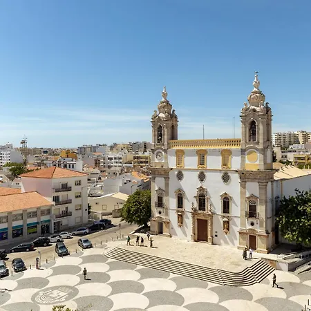 The Downtown Largo Do Carmo Faro